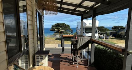 Cozy Cabin with Ocean Views on the Great Ocean Road