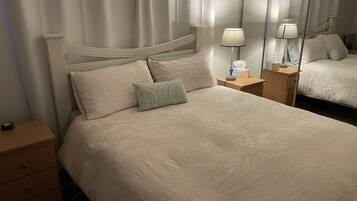 1 bedroom, iron/ironing board, travel cot, WiFi