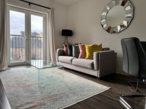 Havana 2 bed Apartment in london