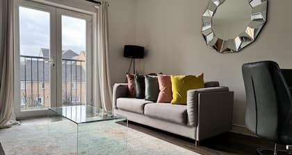 Havana 2 bed Apartment in london