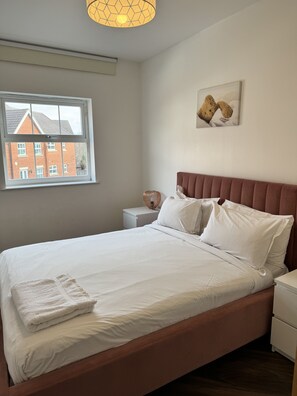 Economy Apartment | Iron/ironing board, free WiFi - Havana 2 bed Apartment in london (London)