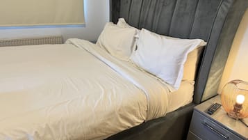 Economy Apartment | Living area