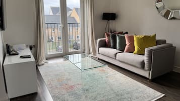 Economy Apartment | Living area