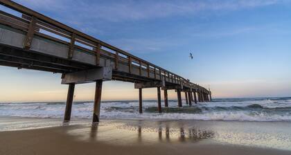 St Augustine Beach Condo steps from the beach!