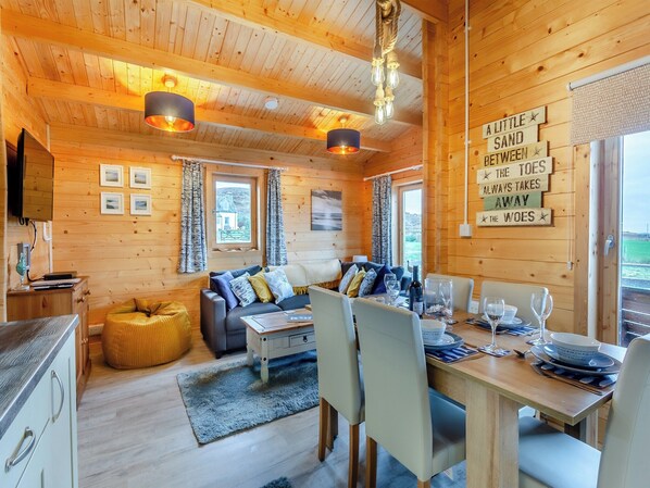 Interior - Seashell Lodge is located in Gairloch with views over the sea and beyond. (Opinan, near Gairloch)