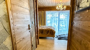 Studio Suite Eksekutif, 1 Tempat Tidur King, Bebas Asap Rokok, pemandangan sungai | 1 kamar tidur, seprai katun Mesir, dan seprai premium