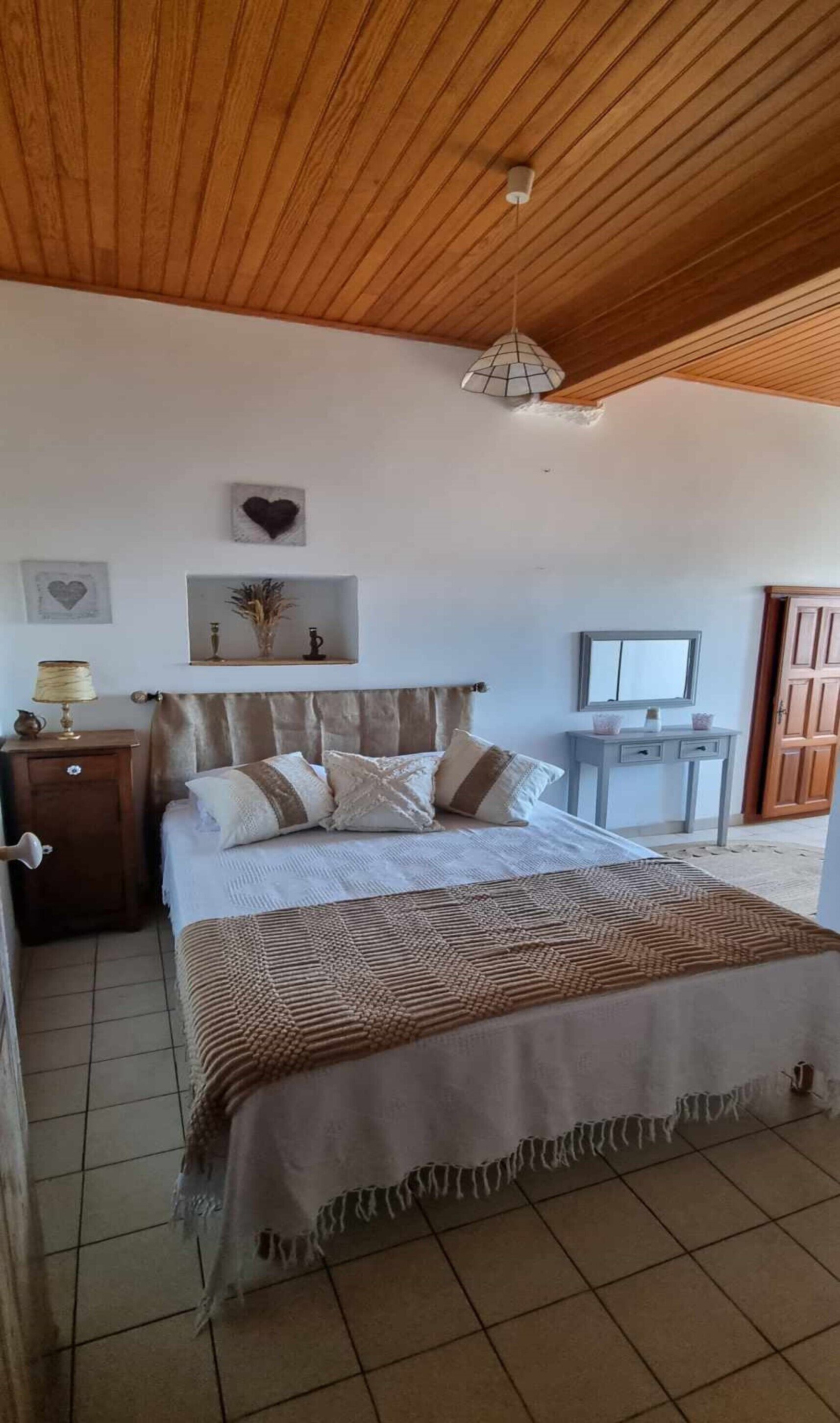 3 bedrooms, iron/ironing board, travel cot, free WiFi