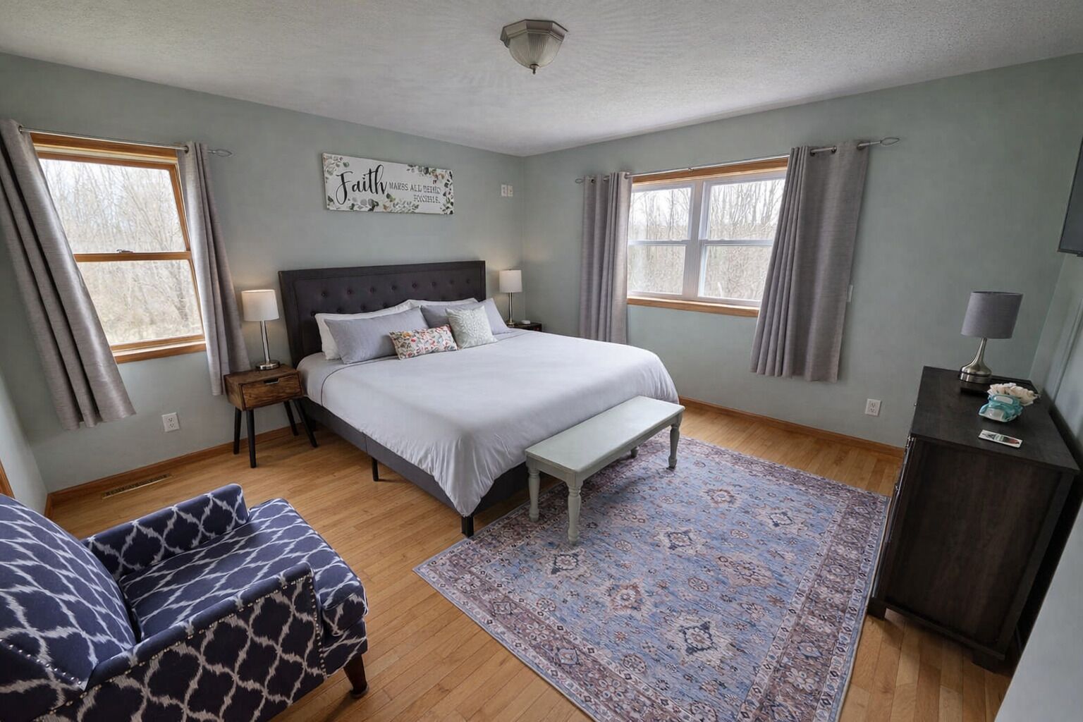 4 bedrooms, in-room safe, desk, iron/ironing board