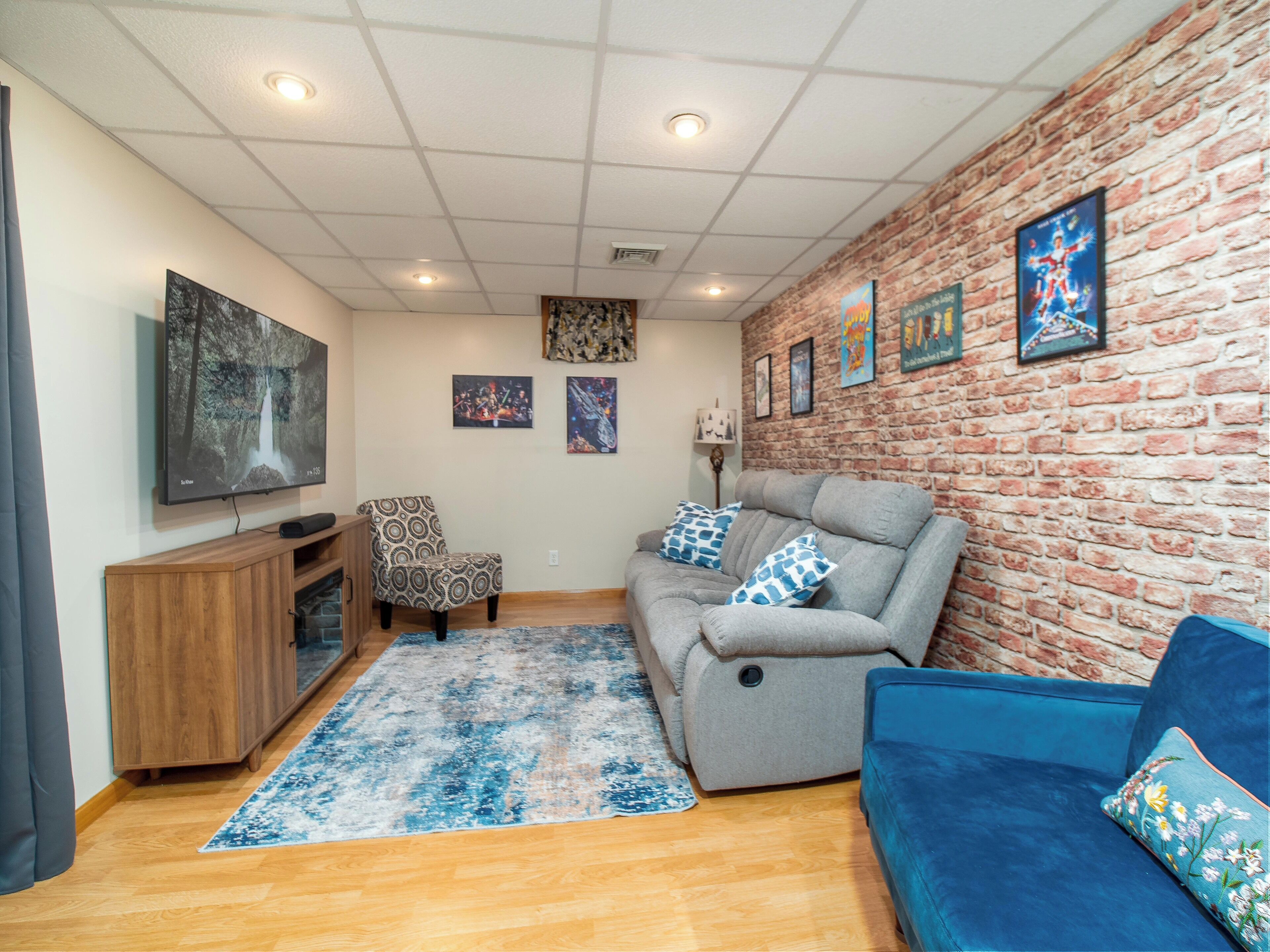 Smart TV, fireplace, video games, books