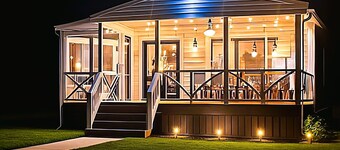 Ideal Fall getaway. Wine tours. Leaf Peeping. Fishing. Birding. Wonderful home!