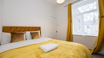 3 bedrooms, WiFi (free), bed sheets