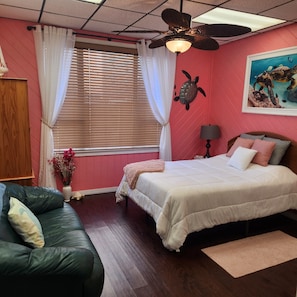 2 bedrooms, iron/ironing board, free WiFi, bed sheets
