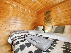 2 bedrooms, free WiFi, bed sheets - Magnolia Lodge-UK46280 (Camerton, near Bath)