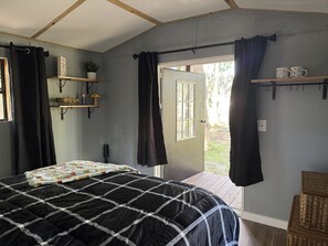 Cabin | Desk, bed sheets - RAINBOW RANCH CABINS (Dunnellon)