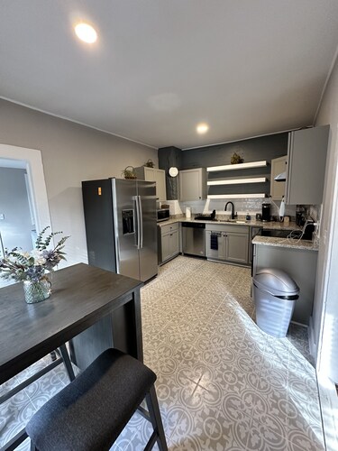 Bungalow that is less than 20 mins away from Birmingham downtown attractions!