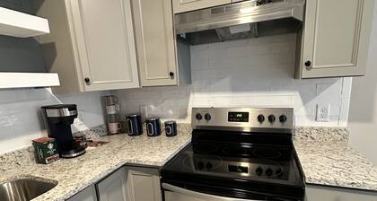 Bungalow that is less than 20 mins away from Birmingham downtown attractions!