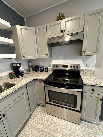 Bungalow that is less than 20 mins away from Birmingham downtown attractions!