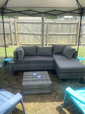 Property grounds - This Bungalow is less than 20 mins away from Birmingham downtown attractions! (Birmingham)