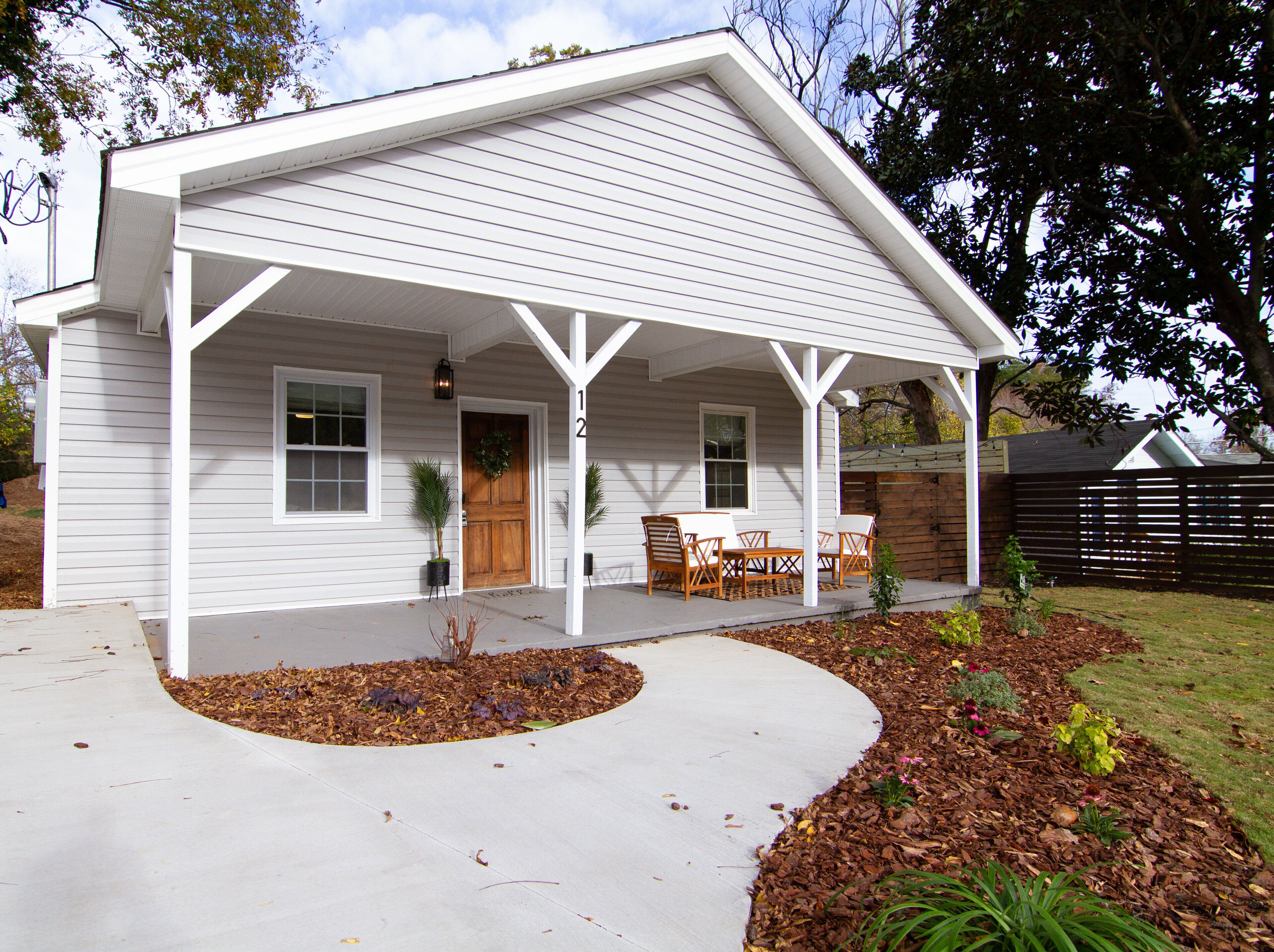 Cozy Abode - Pet Friendly Home Near NCSU