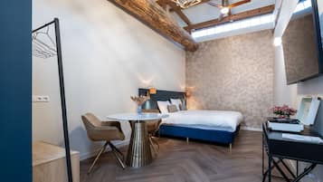 Deluxe tweepersoonskamer | Een kluis op de kamer, gratis wifi, beddengoed