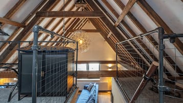 Familien-Loft, 1 King-Bett und Schlafsofa | Zimmersafe, kostenloses WLAN, Bettwäsche