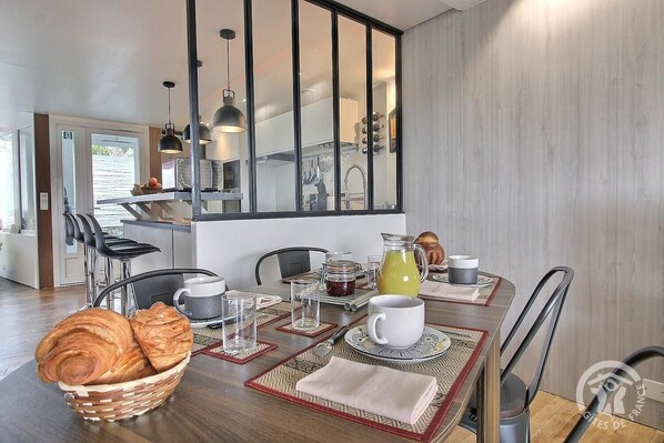 تناول الطعام