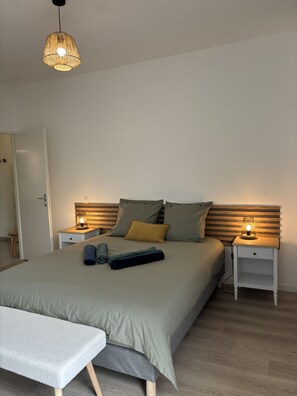 1 chambre, lit parapluie, Wi-Fi gratuit, draps fournis