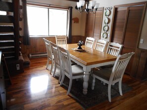 Dining - 3 BR+loft, fam. rm., 2 bth, lg deck, close to major ski areas, trails, history. (Soda Springs)