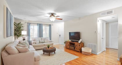 Modesto Cozy Hideaway