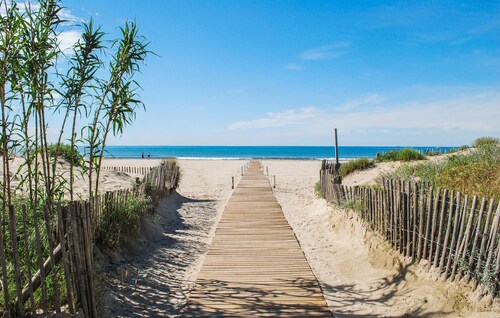 Maison confortable de 2 chambres à Saint-Laurent-de-la-Ca