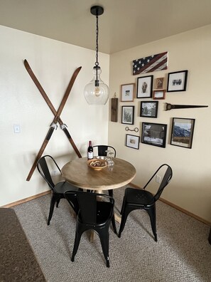 Dining - Private Guest Suite (Driggs)