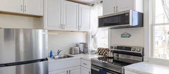 Harborside Oasis ★ Harbor View ★ Heart of Downtown