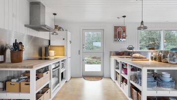 Kühlschrank, Geschirrspüler