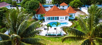 Newly Renovated!! COCO PALMS - Exclusive villa with private pool/beach access. 