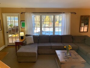 Smart-TV, Kamin, Drucker