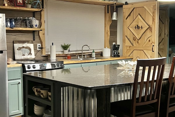 ثلاجة، ميكروويف، فرن، موقد طهي مسطح