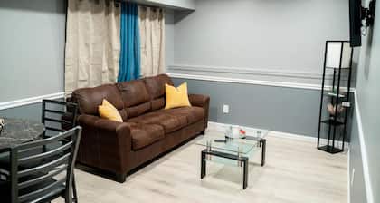 JC Entire Apartment remodeled, close to Airport and Ferry