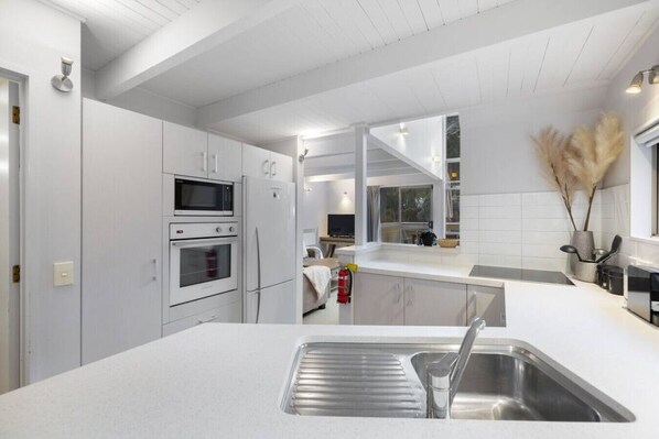 Frigorífic, microones, forn i rentaplats