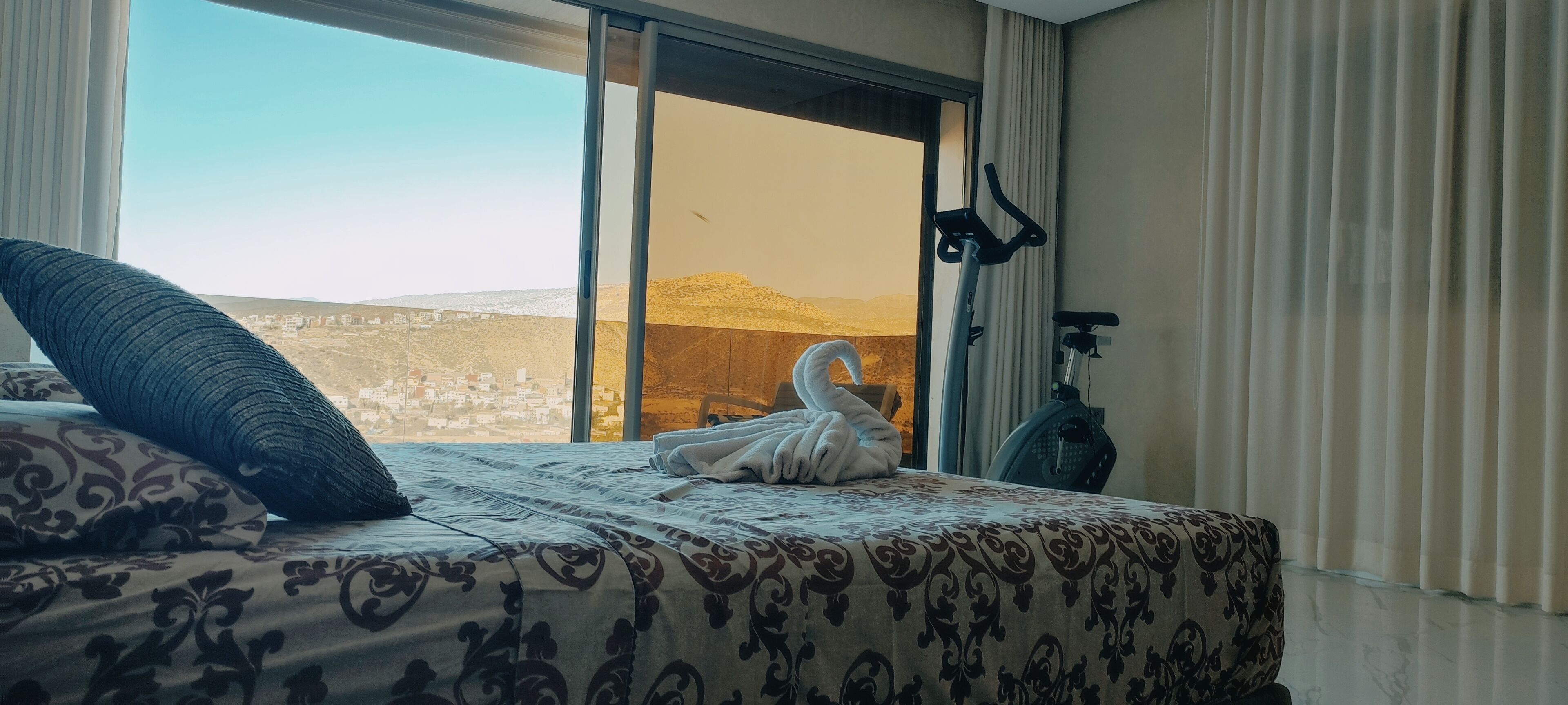 3 室のベッドルーム、WiFi、ベッドシーツ