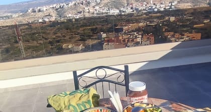 Spacious50m room with bathroom,balcony,sea/mountain views,largebed,5Min to beach