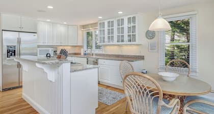 Pond Perch: 239-B Brewster Pond Front Perfection, Walk to Private Beach