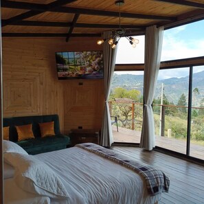 1 bedroom, desk, free WiFi, bed sheets