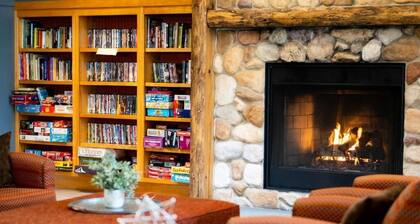 A SPECTACULAR LOON MOUNTAIN GETAWAY - 1-BEDROOM SUITE