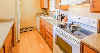 A SPECTACULAR LOON MOUNTAIN GETAWAY - 1-BEDROOM SUITE