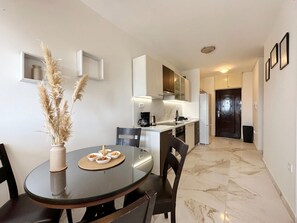 Apartament (Maja - free Wifi - A1(2+1)) | Servei de restauració