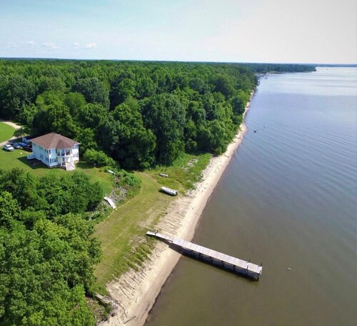 Cozy River View House