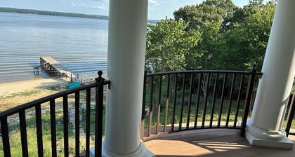 Cozy River View House