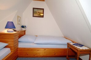 1 bedroom, WiFi, bed sheets