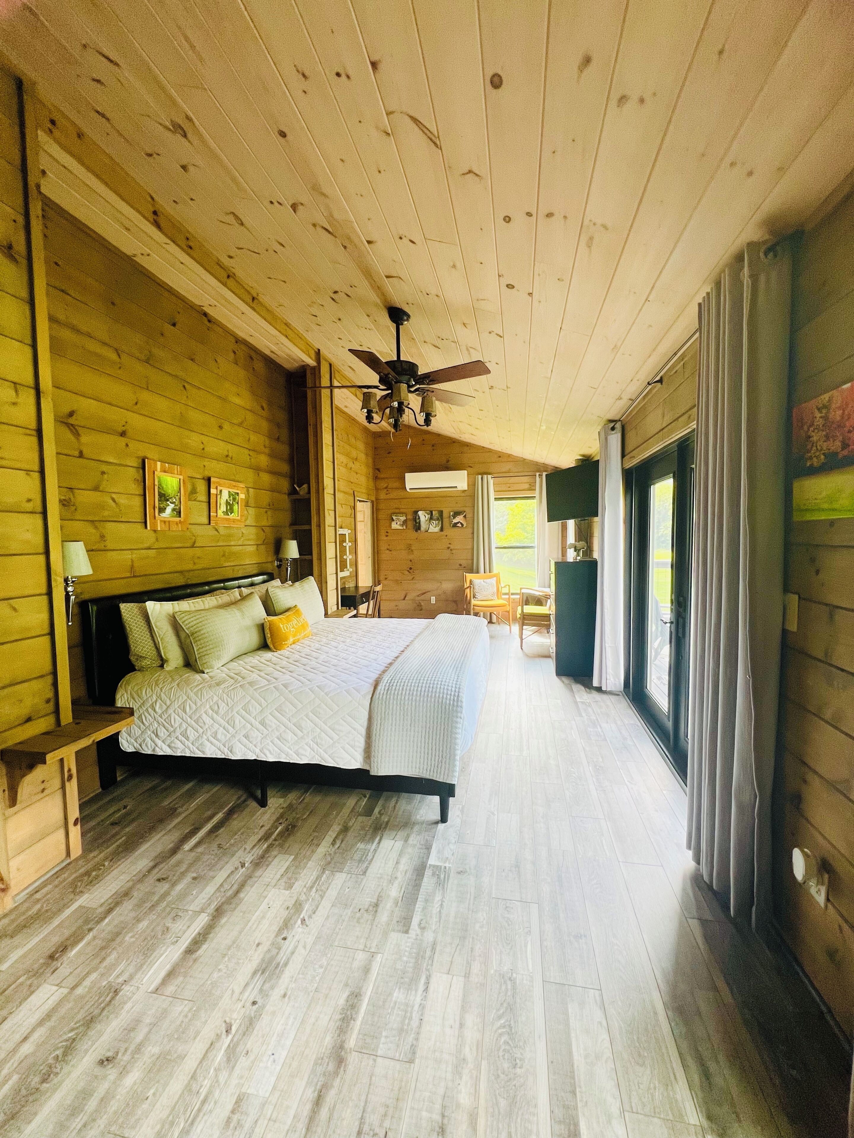 3 bedrooms, desk, iron/ironing board, free WiFi