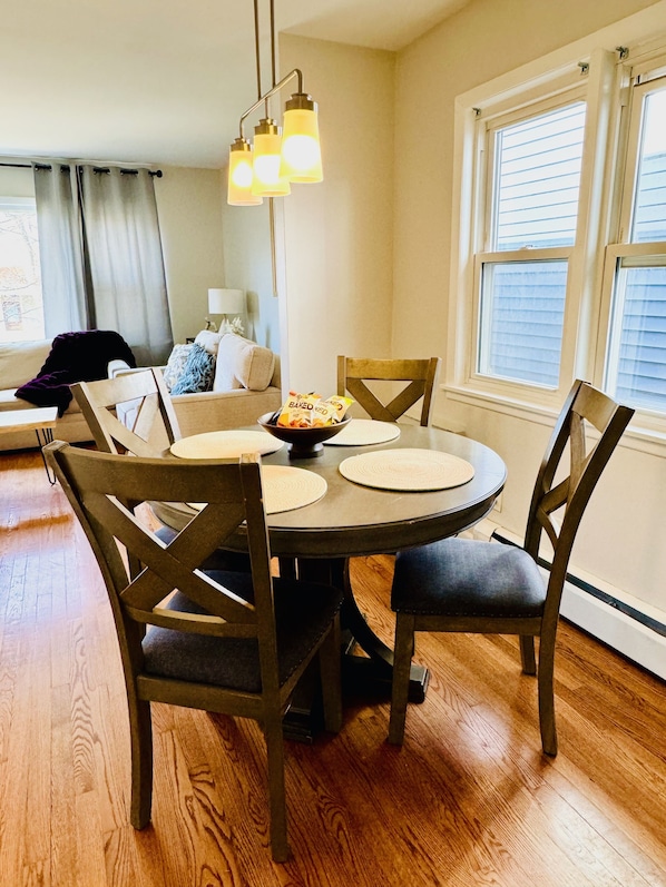 Dining - 3BR/1ba apt; fully furnished and equipped; in Forest Park (Forest Park)